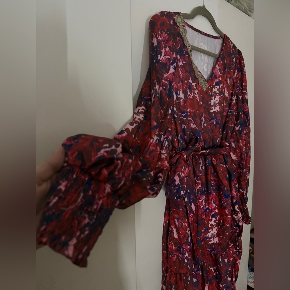 NWOT Floral Red and Blue Women's Dress - Picture 4 of 6